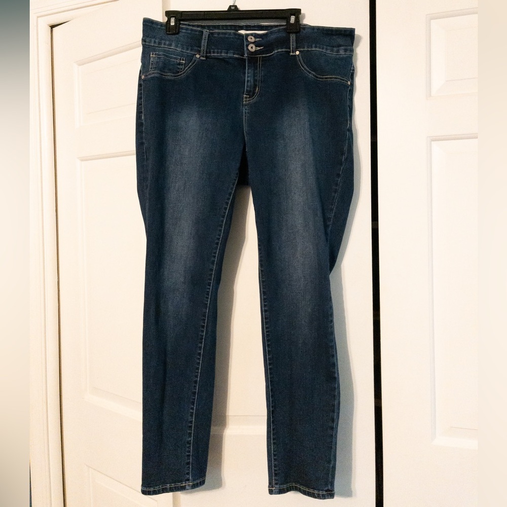 White Mark Stretch Blue Jeans Size 20